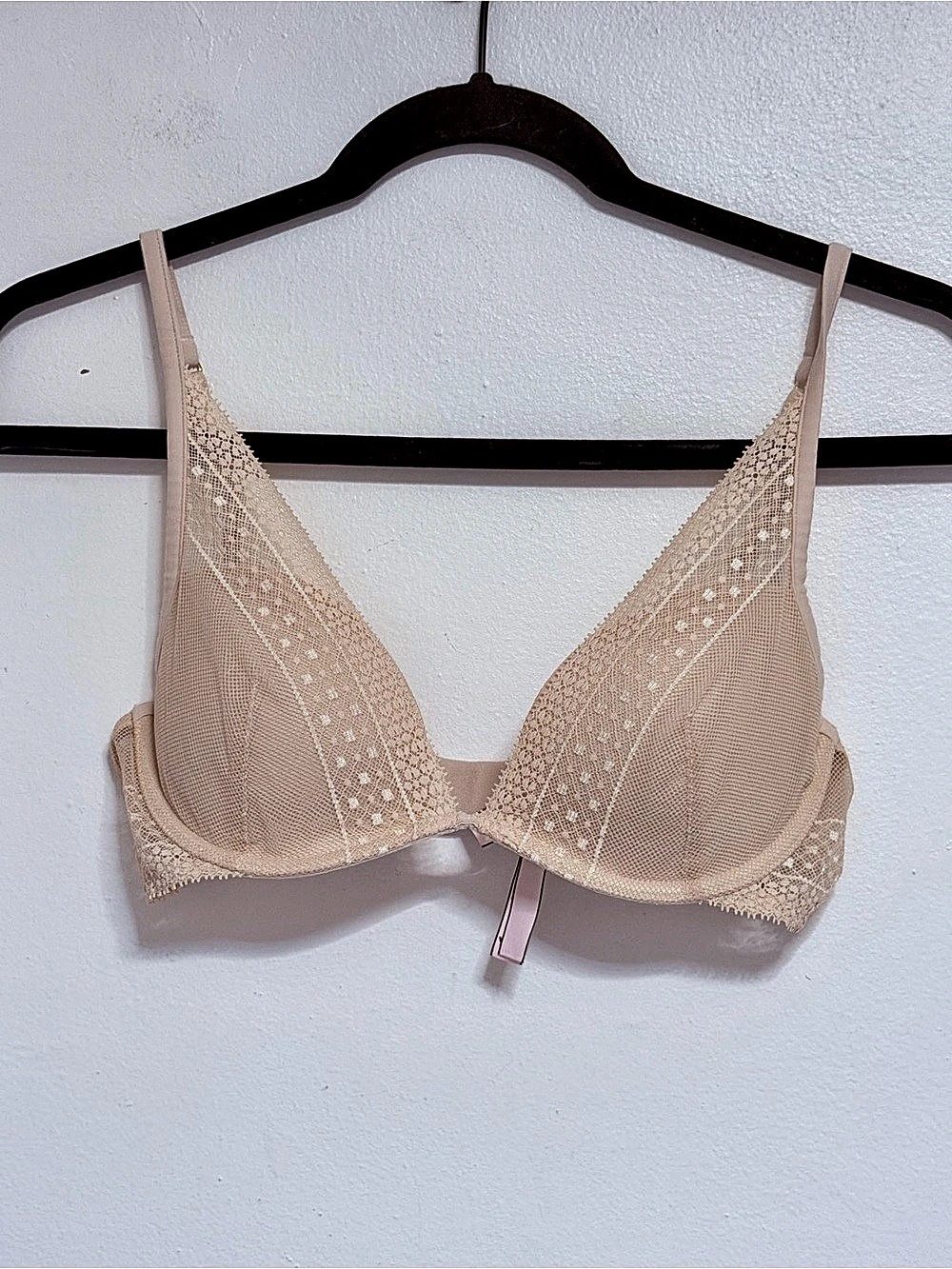 Victoria's Secret Plunge Bra Lace Pink 34C